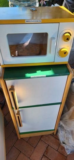 Kids Refrigerator And Micowave 