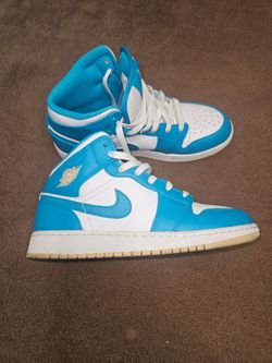 Back 2  SCHOOL!!   4 pairs of shoes !!    & full bag of  Cloths good Condition..