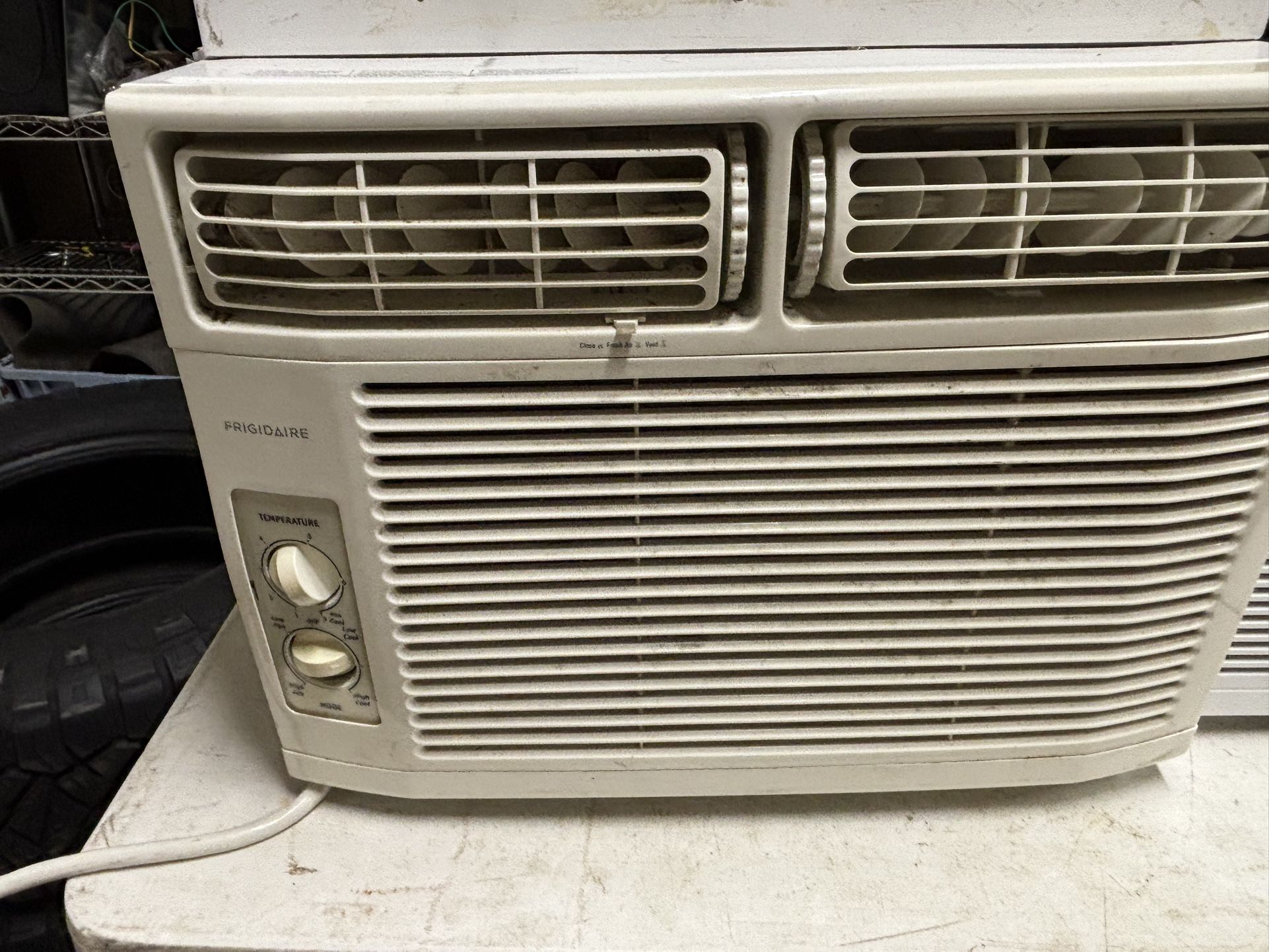 Frigidaire 10,000 btu air conditioner