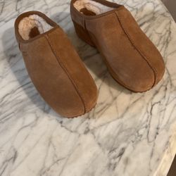 Ugg Chestnut Clog Slippers