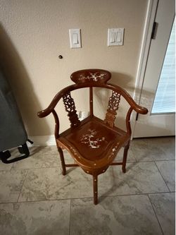 Chinese Rosewood Corner Chair with Mother of Pearl Inlay