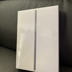 Brand New iPad 32gb 8th Gen
