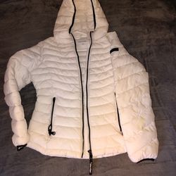 Calvin Klein Woman's Hooded Sorona Aura Medium Like NEW!!!