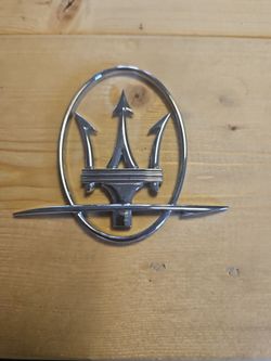 T507169 2003-2012 Maserati Quattroporte Rear C-Pillar Logo Badge Emblem OEM