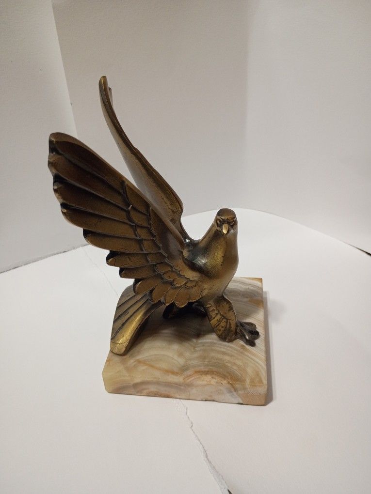 :Vintage Brass Eagle Statue on Onyx Base – Majestic Decor Piece