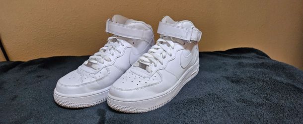 Mens Nike Air Force - Size 7