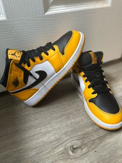 Jordan 1 mid yellow and black