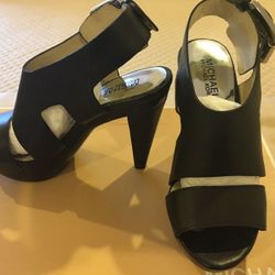 Michael Kors heels size 5