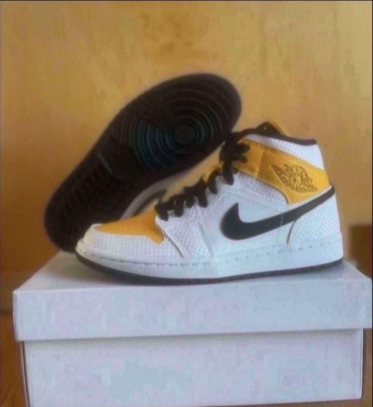 Nike Air Jordan 1 Mid White Perforated University Gold Womens Size 7 Brand New 