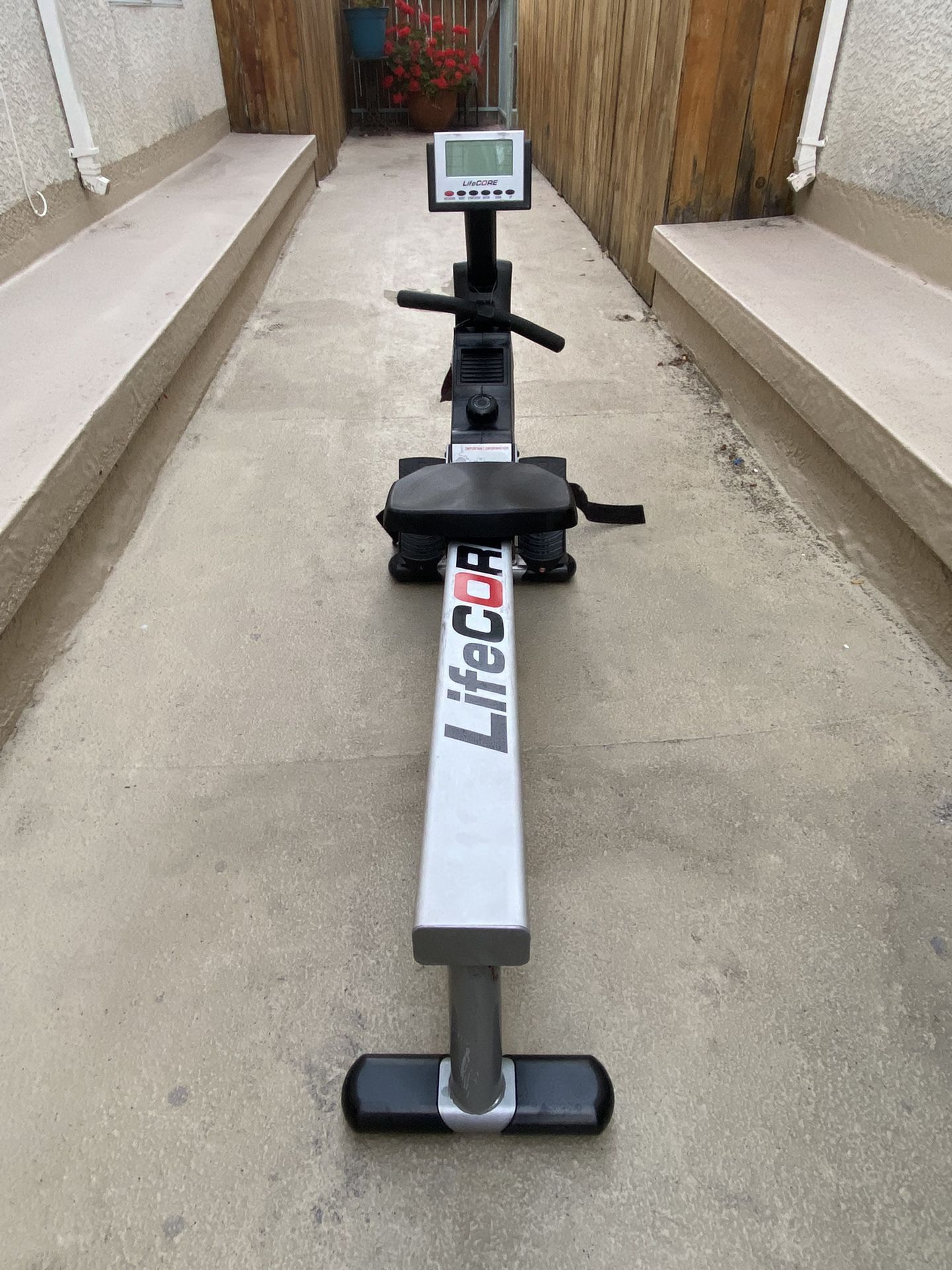 LifeCore Rowing Machine LC-R88