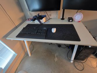 Gaming desk + Chair