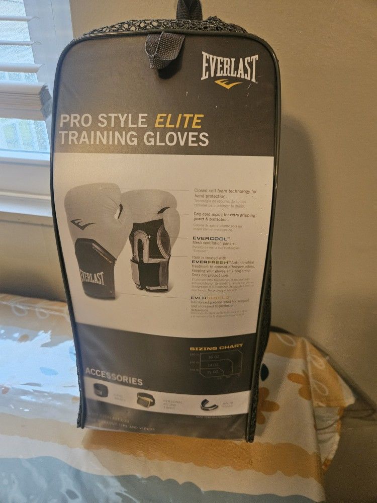 New Everlast Training Boxing Gloves 12oz In White