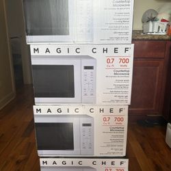 Magic Chef microwave brand new in the box never used