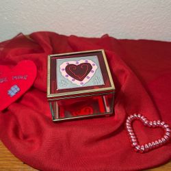 Little Mirrored & Footed   Valentine Keepsake Box 