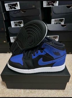 Nike Air Jordan 1 Mid GS Black Hyper Royal White 554725-077 Size 4.5y Brand New