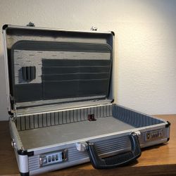 Silver Samonsite TZ Briefcase