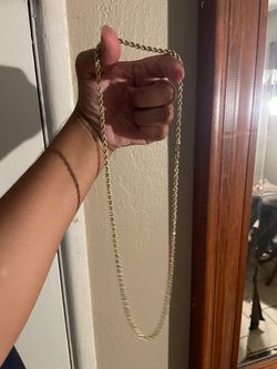 Gold rope chain