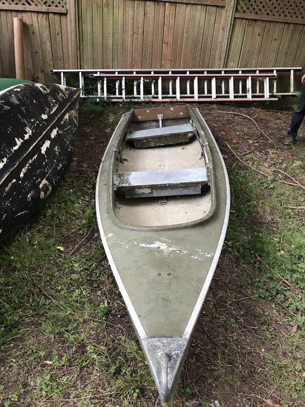 Herters Goose and duck boat for Sale in Marysville, WA 