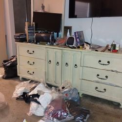 3 Piece Wooden Dresser Set + Mirror