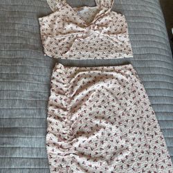 Suit-skirt with a top