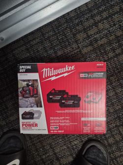 Milwaukee M18 REDLITHIUM FORGE Starter Kit (Model 48-59-1881F