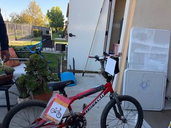 Brand new Dynacraft Wipeout 20-Inch Boys BMX Bike