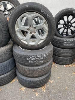 OEM Land Rover 20 inch used set of 4 wheels with 4 tires original 20x8.5 5x120 +47 500$ for 4 rims with 4 tires plus tax. Installation available. W