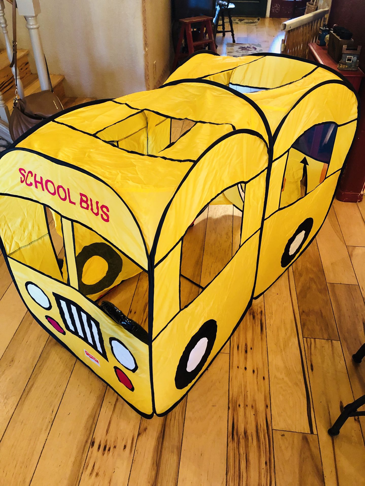 PlayHut PopUp School Bus tent