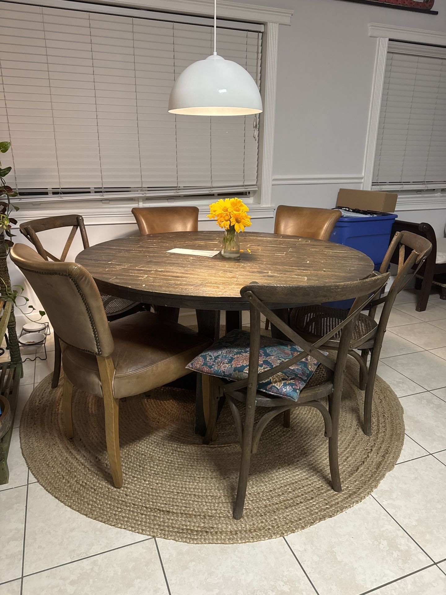 Beautiful Solid Wood Round Dining Table 