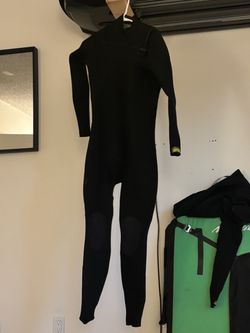 Mollusk wetsuit Medium Tall front zip 4/3mm