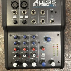 Alesis Multimix 4 UsbFX Mixer 