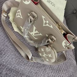 New Women’s  Handbag Beautiful  Asking $160!!! OBO 