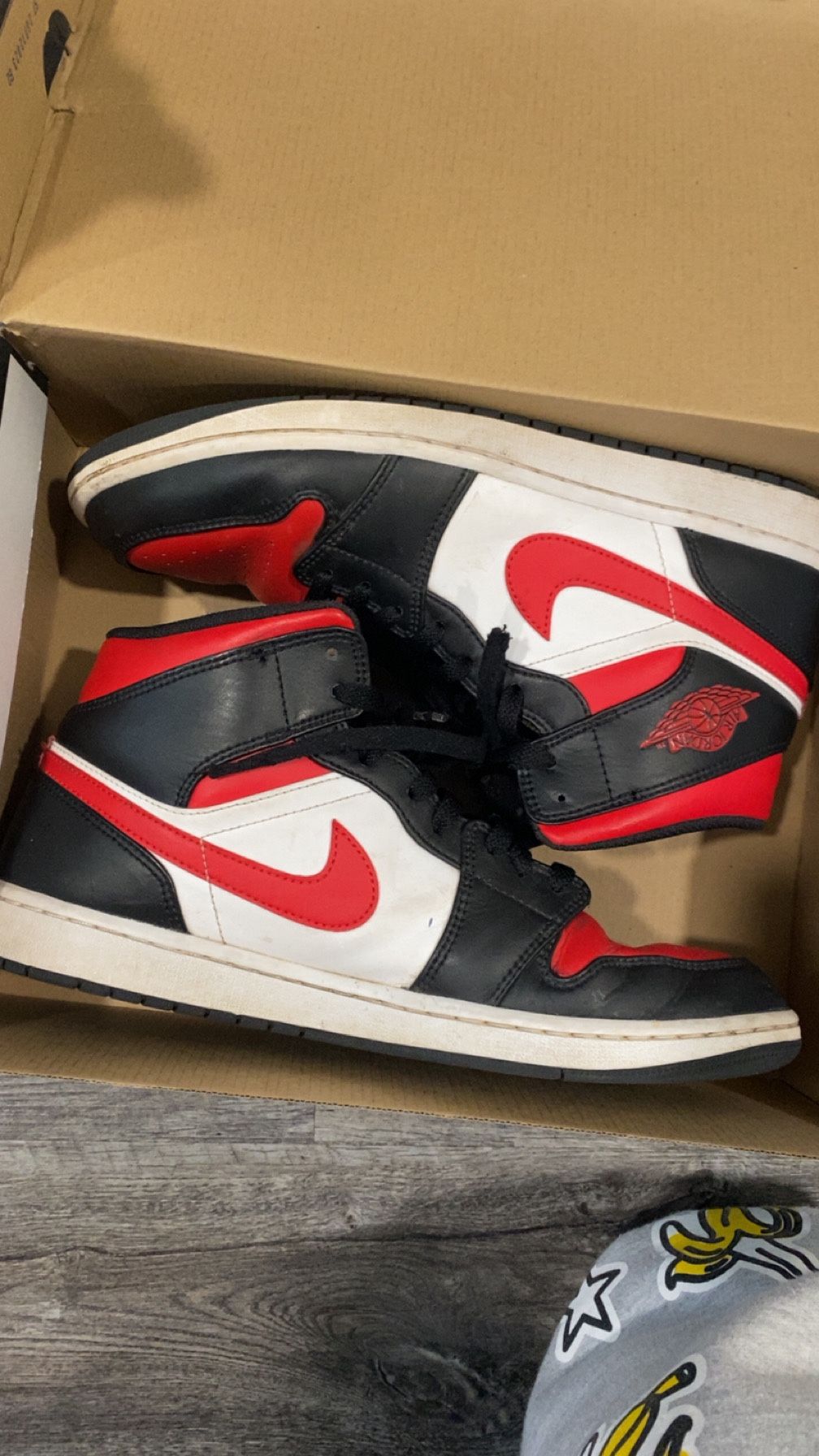 FOR SALE JORDAN 1 RED, BLACK