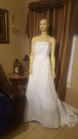 DAVID BRIDAL DRESS SIZE 14