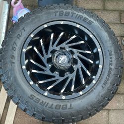 Universal Rims And Tires  Full Set  5 Birlos