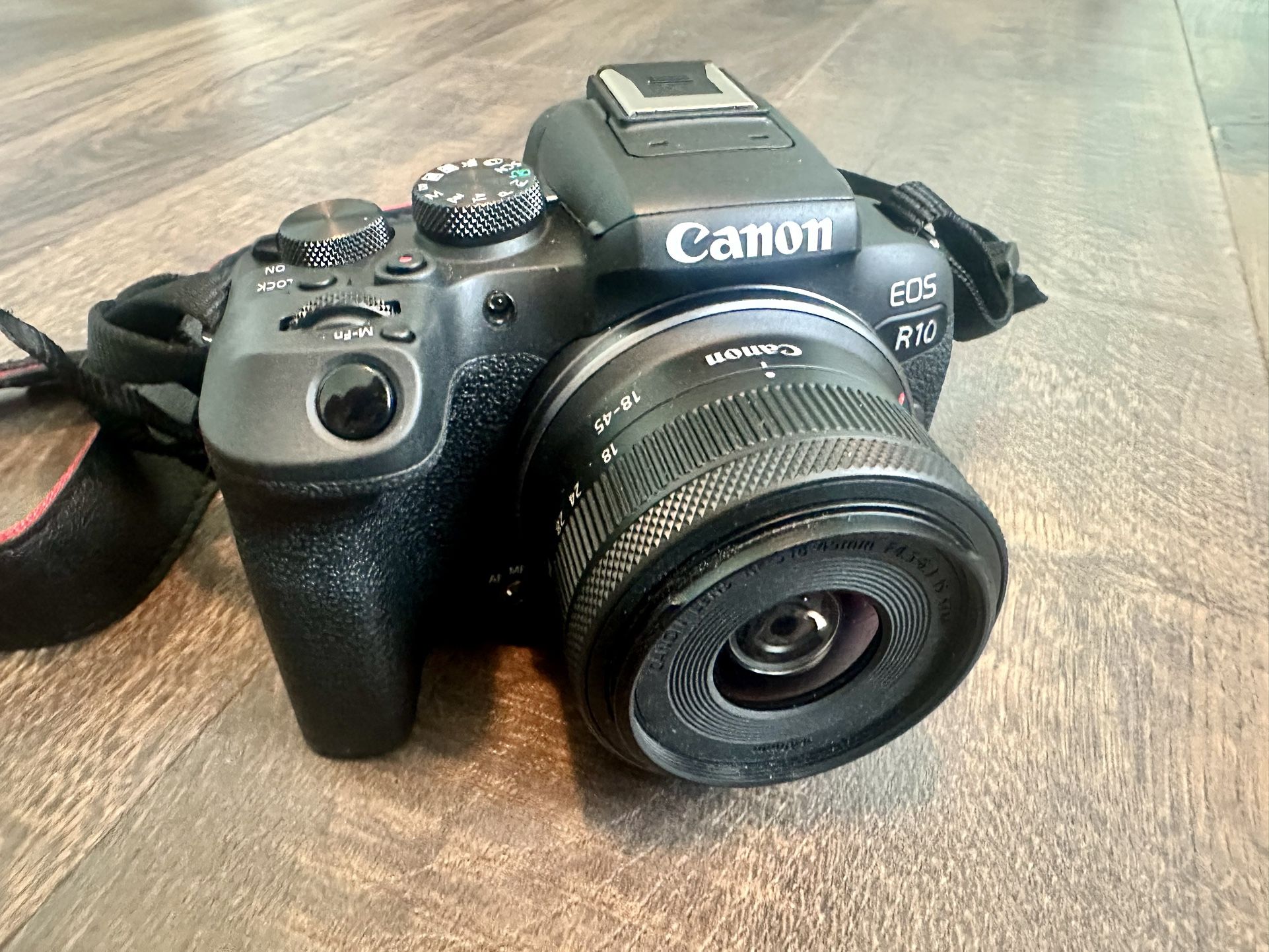 Cannon R10 Camera