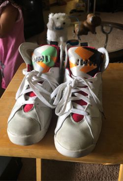 Jordan’s retro 7 “hare” bugs bunny size 5.5
