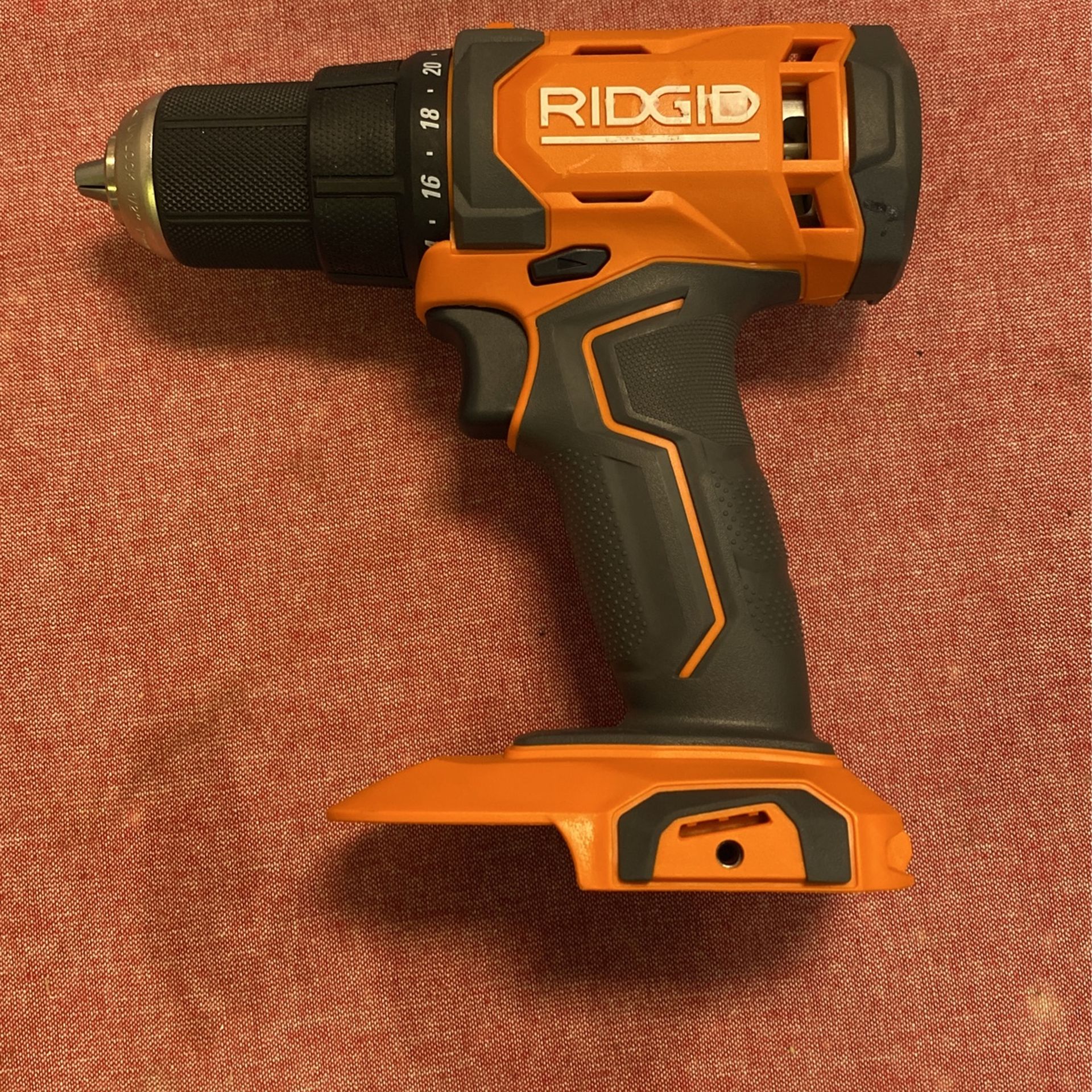 RIDGID 18 Volt Cordless 1/2 in. Drill/Driver