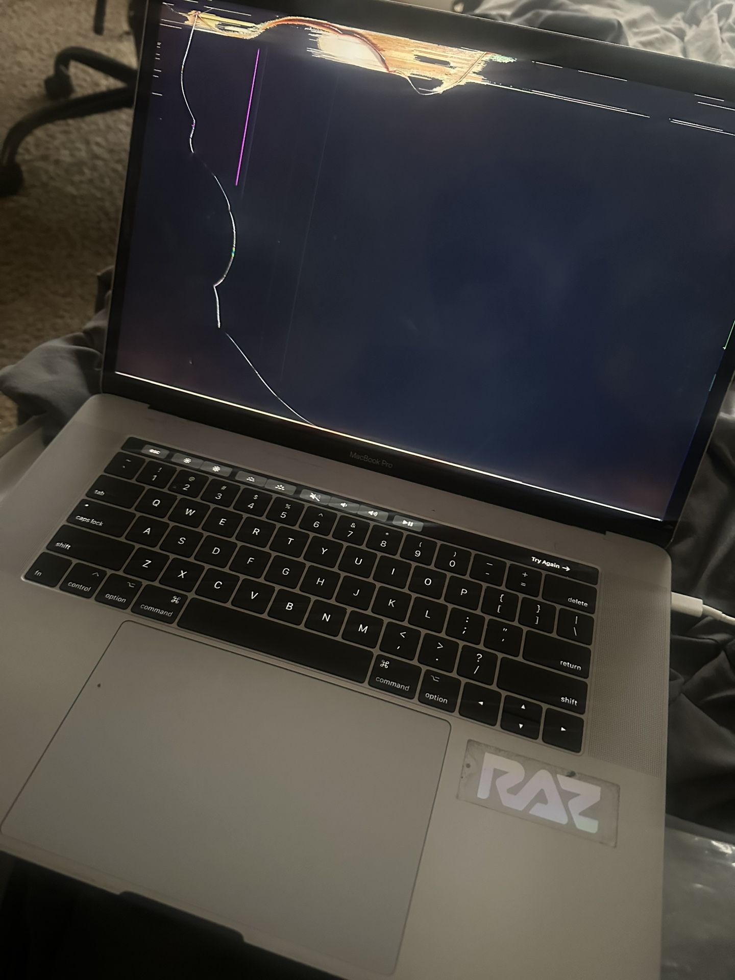 2017 MacBook Pro 15 Inch i7 16 GB RAM (READ DESCRIPTION)