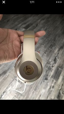BEATS BY DRE - WIRELESS STUDIO EDITION - WHITE + GOLD