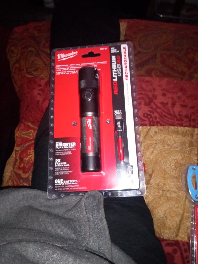 Red Lithium USB 3.0 Rechargeable Flashlight
