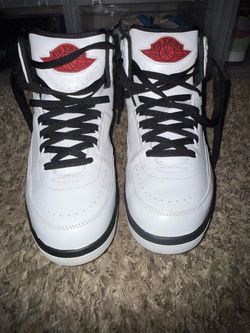 Nike Jordan 2 “Chicago’s” size 9