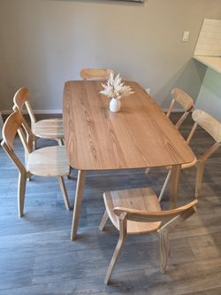 59” Table 6 chairs