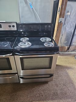 Frigidaire Stove 
