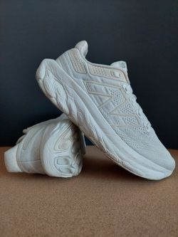 Espuma fresca new balance  x 1080 v talla 6 mujer