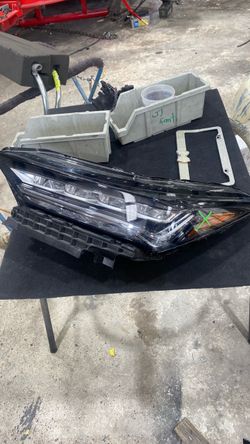 Acura MDX Headlight