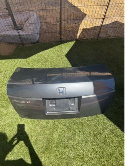 2009 Honda accord trunk ( dark grey)
