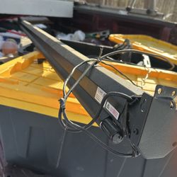 Projector screen motorized