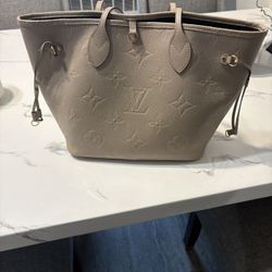Louis Vuitton Neverfull MM Medium Tote