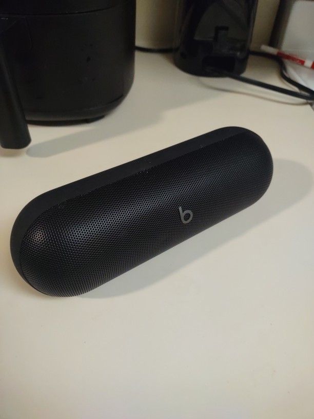 Beats Pill